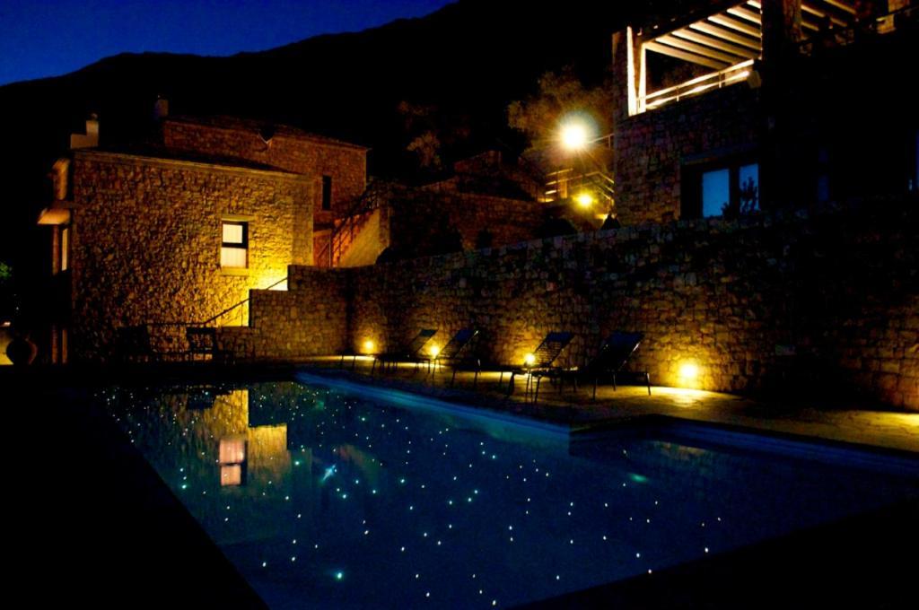 Elafivolia Arachova Suites Ngoại thất bức ảnh